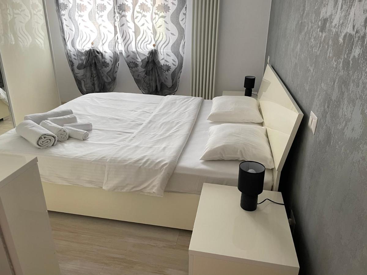 Denis Apartament Turda Exterior foto